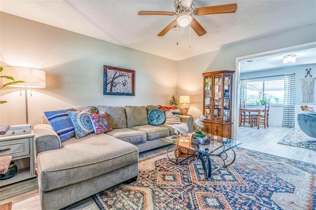 Photo - 204 Ross Ave