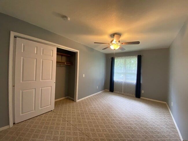 Photo - 3 Bedroom, 2 bath home for lease West of Poplar Bluff