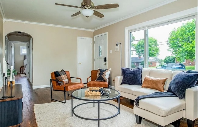 Photo - 1766 Lynn Dr House