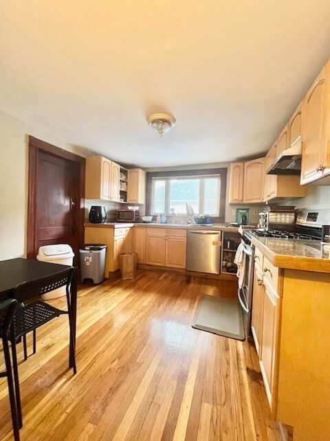 Photo - 10 Stockwell St Unit 2