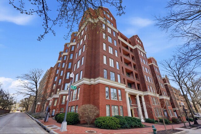 Photo - 955 26th St NW Unit # 305