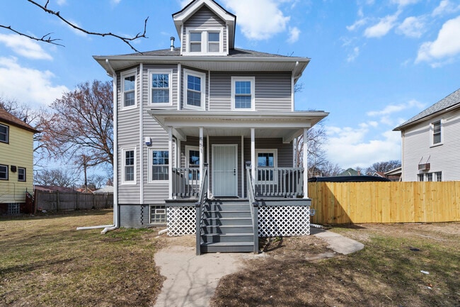 Building Photo - 551 Englewood St Rental