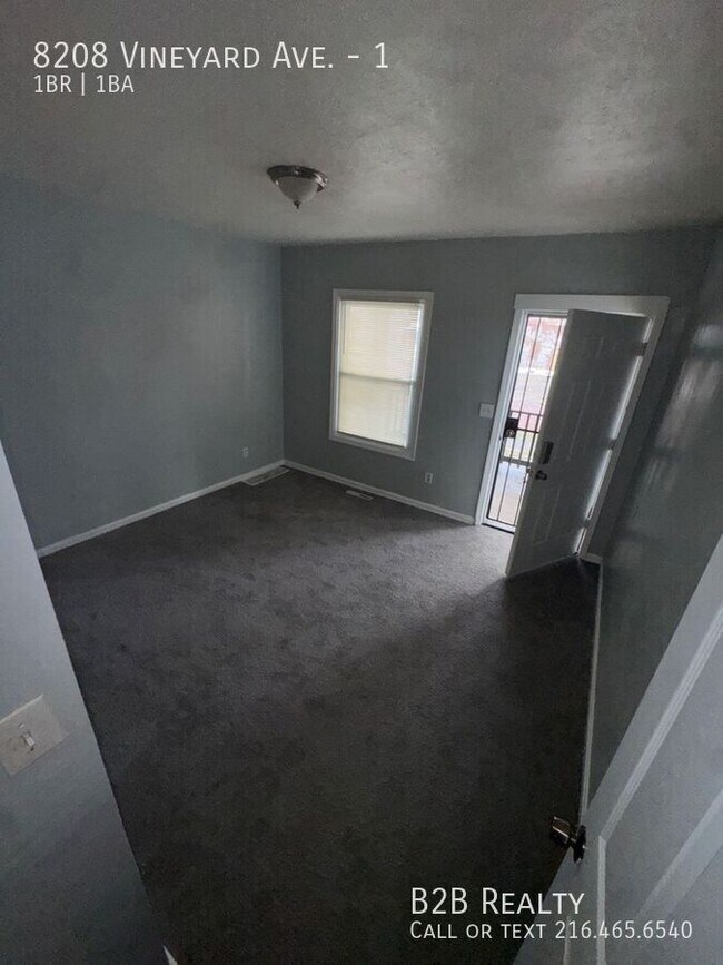 Photo - 8208 Vineyard Ave Unidad 1