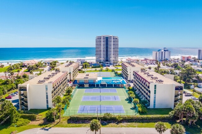 Photo - Charming Beachside 1-Bedroom Condo – Available Now Unidad 105