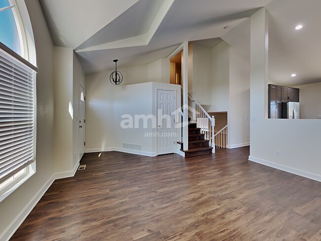 Photo - 5616 Marabou Way