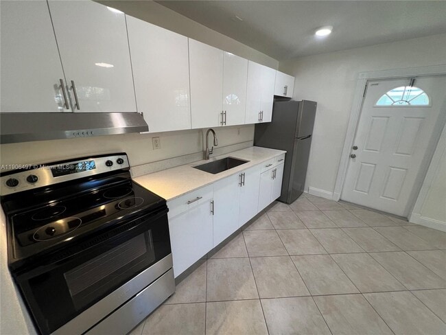 Photo - 5835 Taylor St Unit 5837