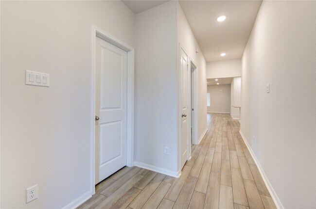 Photo - 2536 Malibu Gln Dr