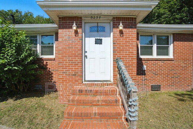 Photo - 3237 Verdun Ave Unidad #A