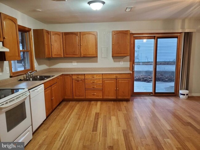 Photo - 1321 Greyswood Rd