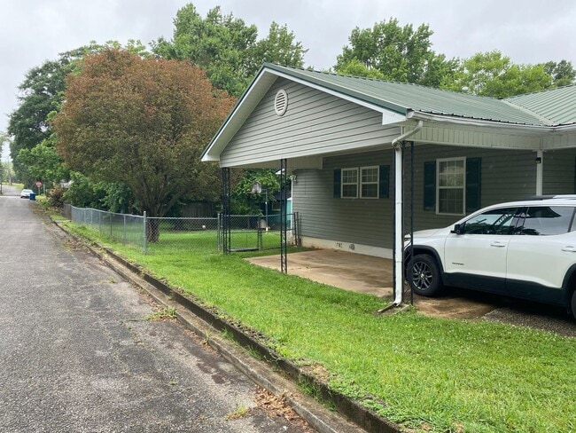 Photo - 220 E 30th St