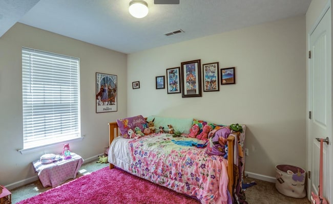 Photo - 27 Gloucester Dr