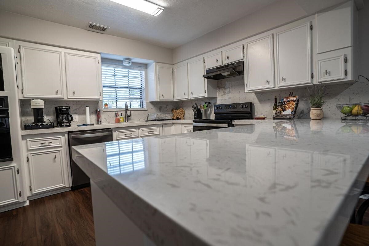 Photo - 13209 Bluff View Dr