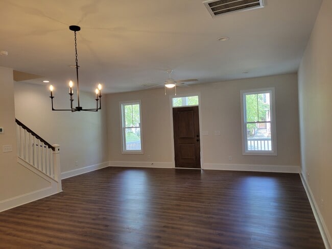 Photo - 3907 Harkers Way