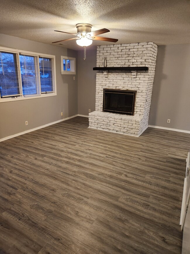 Building Photo - 127 B St Rental