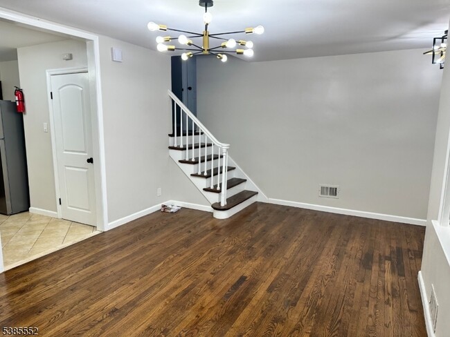 Photo - 1190 Union St