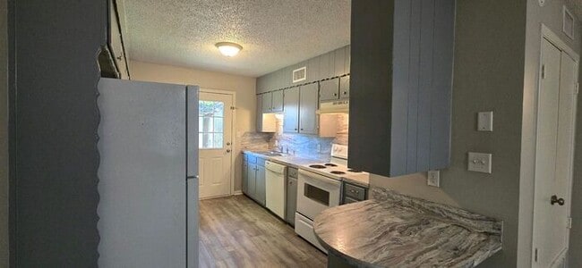 Photo - Available Now! Updated, Downstairs 2 Bedro...