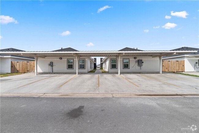 Building Photo - 11018 N 33rd Ln Unit 4 Rental