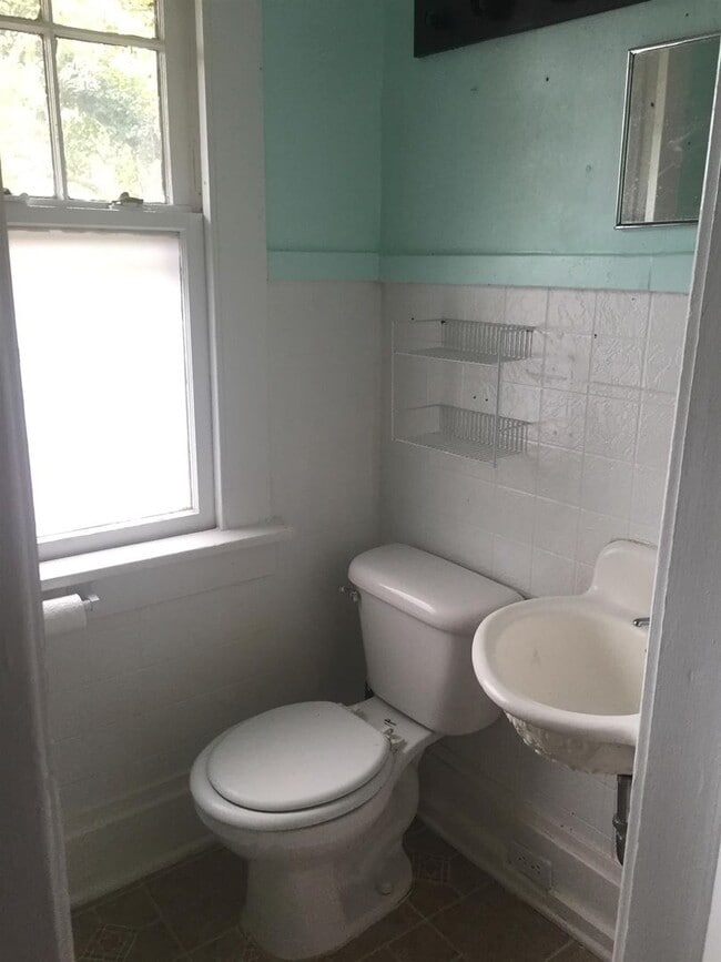 Photo - Studio apartment for rent in charming older home!