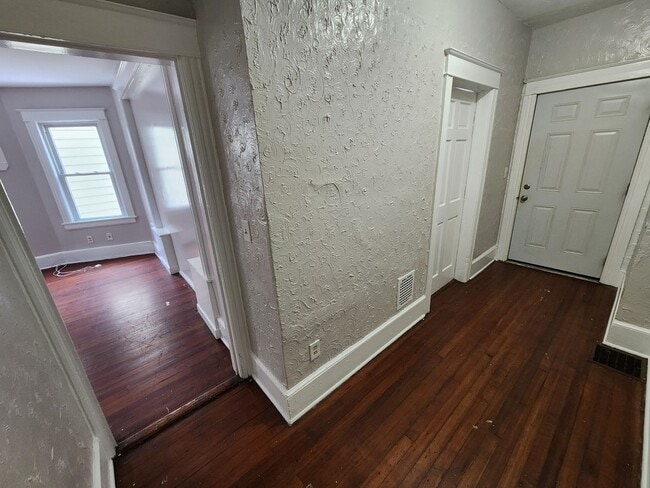 Photo - 137 Washington St Unit Apt 1