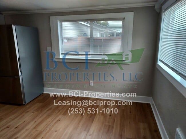 Photo - Beautifully remodeled 2 bedroom Duplex nex...