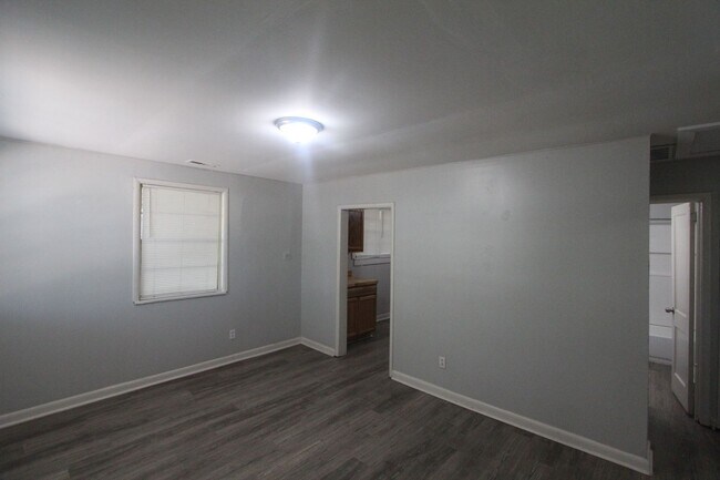 Photo - New On The Market! Fresh Updates!!