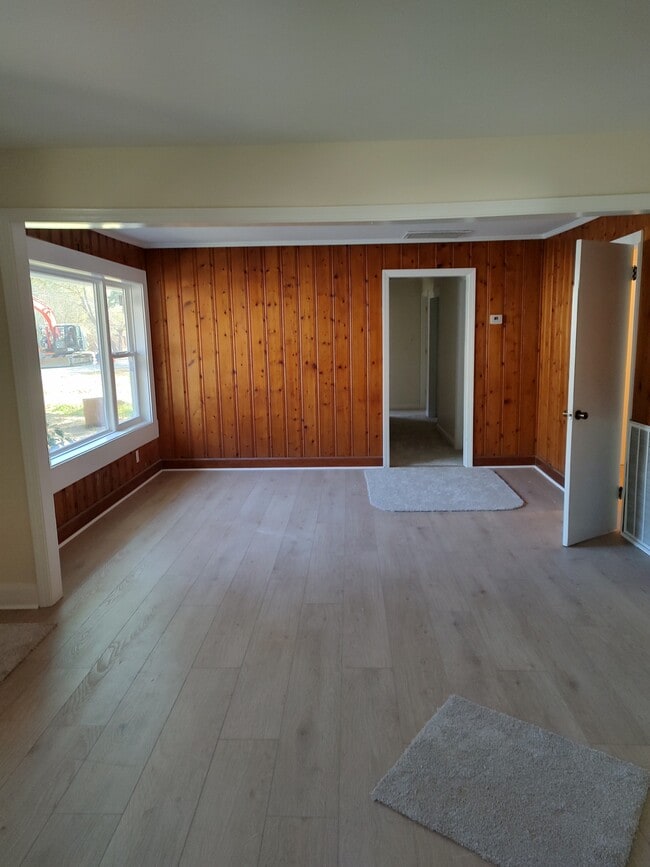 Photo - 409 Woodland Shores Rd