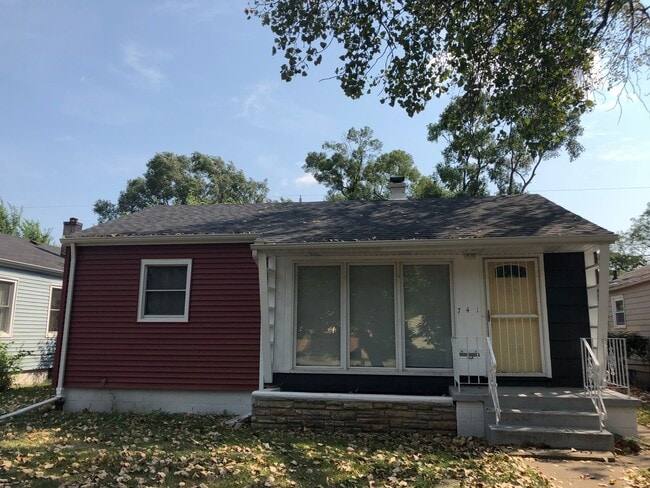 Photo - 741 Hovey St House