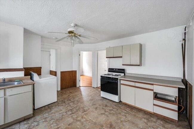 Photo - 773 East St Unit 3