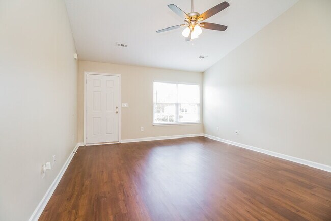 Photo - 3014 Deer Trail Dr