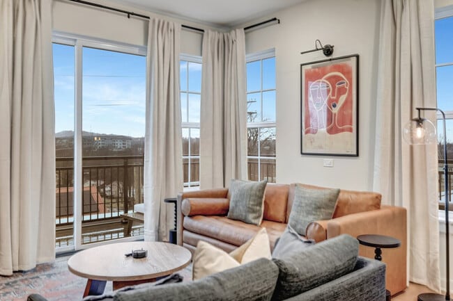 Photo - 600 E Trinity Ln Unit ID1049679P