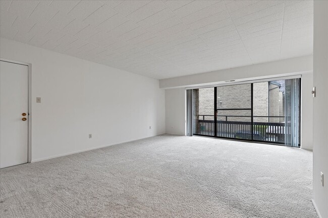 Oakmont Landing Apartments