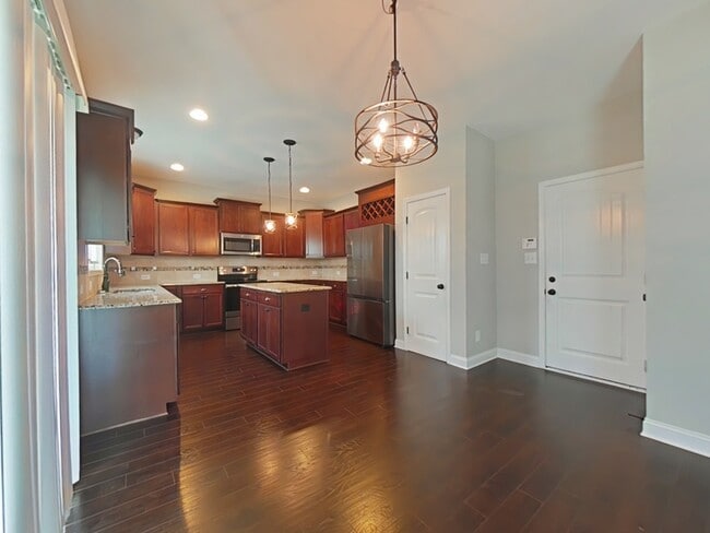 Photo - 171 Tellmont St