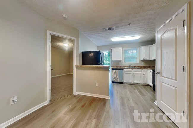Photo - 1024 Weatherwood Pl NE