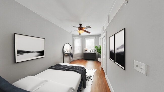 Photo - 727 Parker St