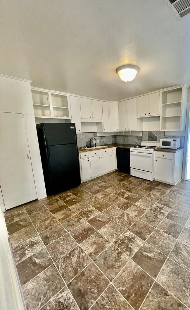 Photo - Charming Hideaway: 2BR Cozy House