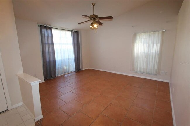 Photo - 476 Wexdon Ct