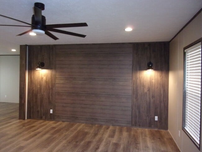 Photo - 811 Sitton Rd