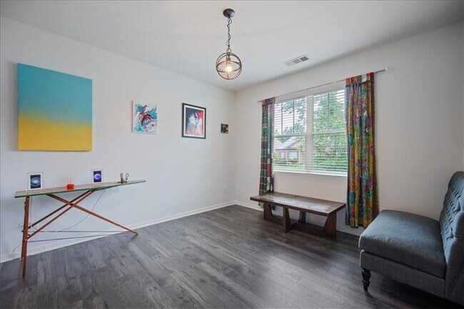 Photo - 108 Aviary Ln