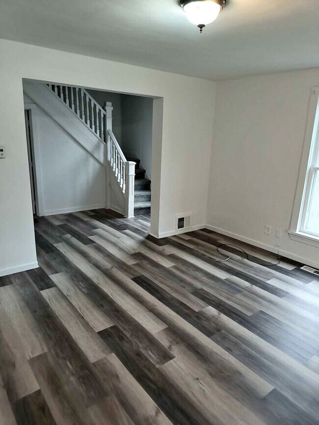 174 Strong Ave Unit 1