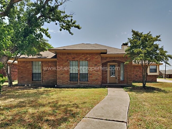 Photo - 615 Stoneybrook Dr House