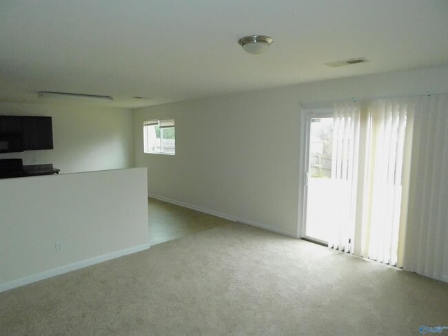 Photo - 130 Lockport Dr