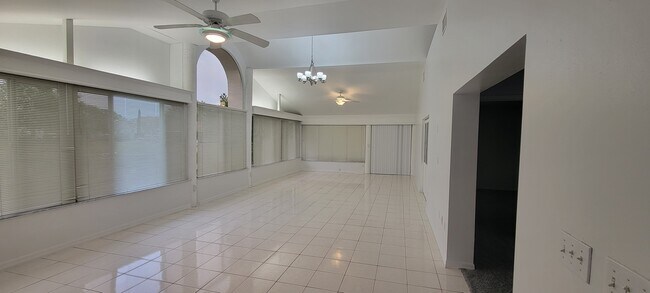 Photo - 2516 56th Ave E