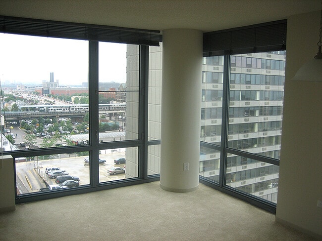 Photo - 1251 S Michigan - Senior Living