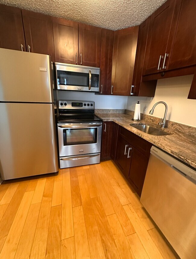 Photo - 1212 N La Salle Dr