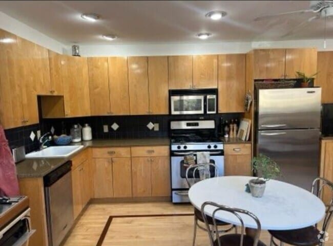 Building Photo - Beautiful Apartment on Lake Harriet