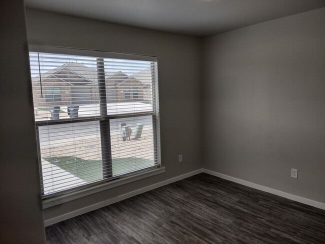 Building Photo - 2120 N Avenue J Unit A