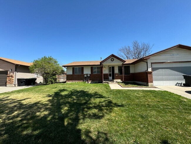 Ideal Location; Three Bedroom Home in Murray - Ideal Location; Three Bedroom Home in Murray
