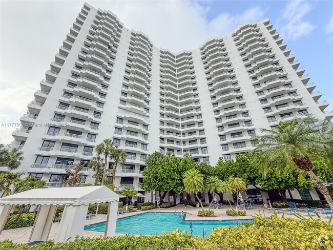 Building Photo - 3300 NE 192 St Unit 611 Rental