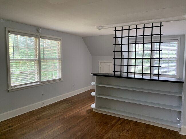 Photo - 330 1/2 North White Street Unit Apt. B (upstairs)