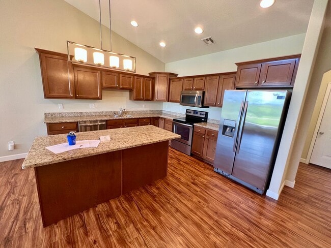 Photo - 3 Bed Townhome in Excellent West Side Location!